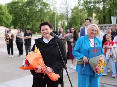 Сегодня на Пионерской площади засияла новая звезда!