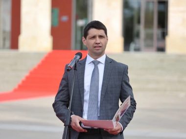 Сегодня на Пионерской площади засияла новая звезда!