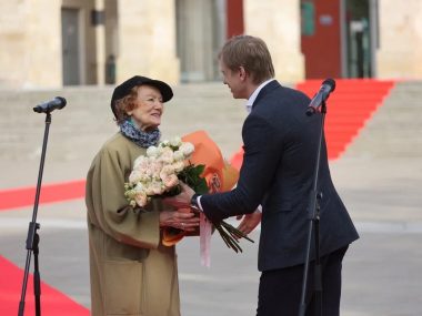Сегодня на Пионерской площади засияла новая звезда!