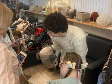 Артисты ТЮЗа поздравили ребят из Центра содействия семейному воспитанию N12 с наступающим Новым Годом!