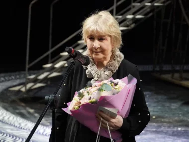 Ирине Соколовой вручен нагрудный знак в честь 80-летия полного освобождения Ленинграда от фашистской Блокады