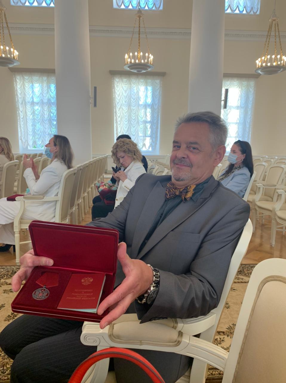 Поздравляем заслуженного артиста России Сергея Шелгунова с получением высокой государственной награды!